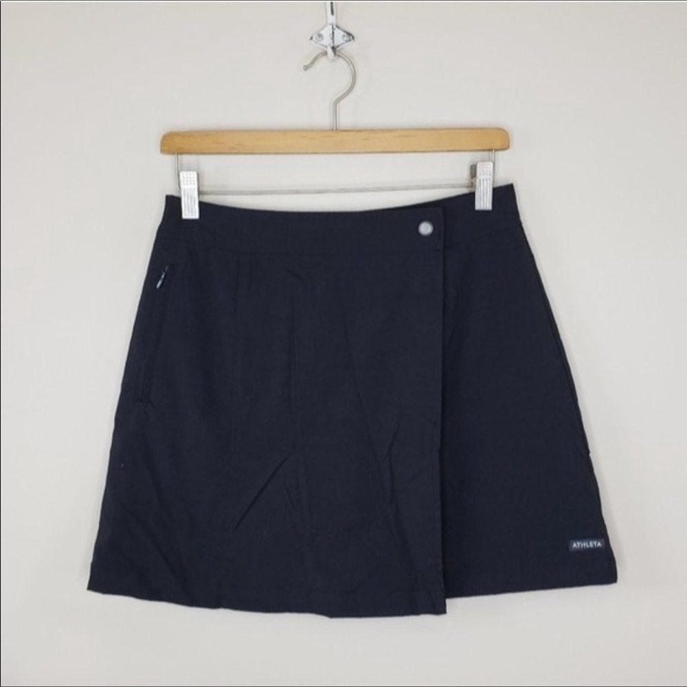 Athleta | Black Wrap Style Skort